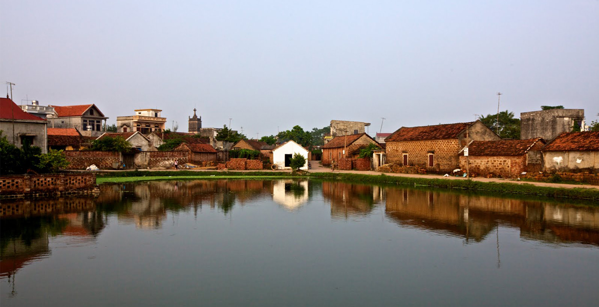 Duong Lam Ancient Village Tour From Hanoi